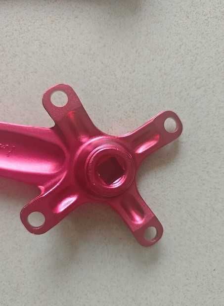 Set de brate de angrenaj rosii Meroca XC07