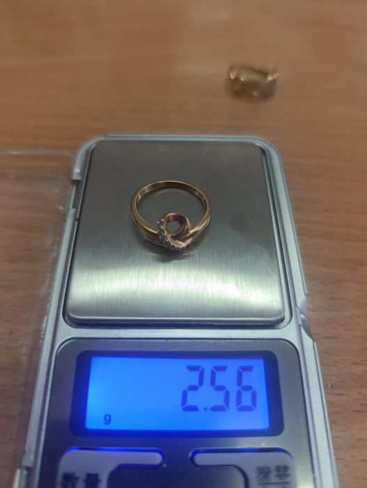 Продам золотые колечки.
