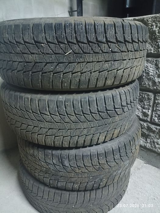 Продам шины 215/55/r17
