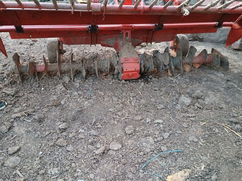 Vând freza agricola