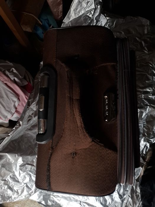 Чемодан дорожный