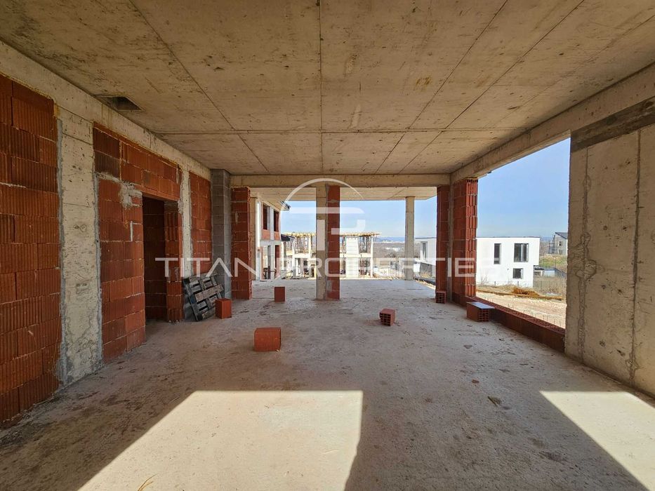 Двуетажна къща в Марково