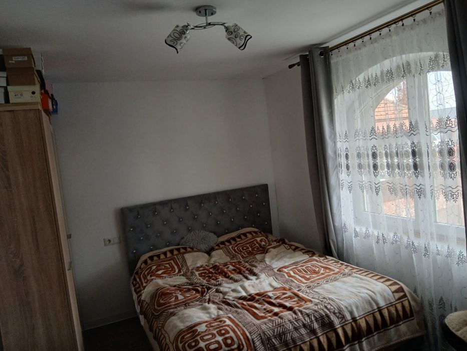 OCAZIE...Vând schimb cu ap 2  cameri plus dif