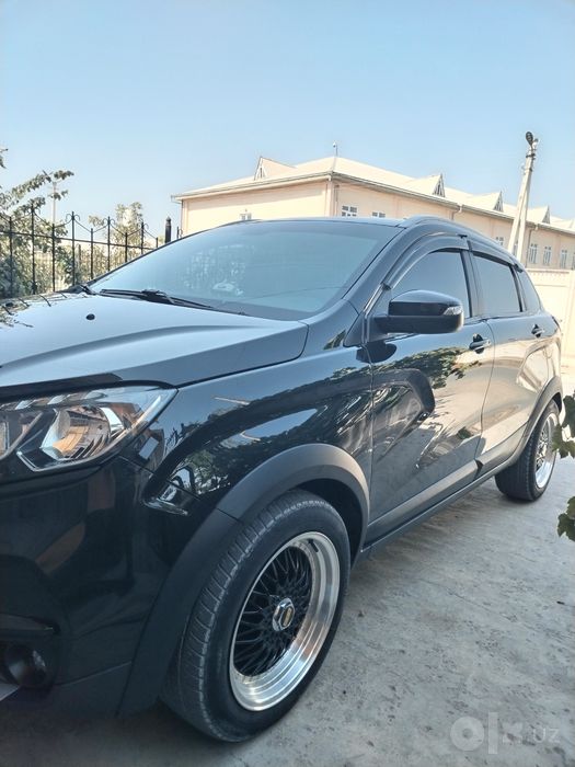 Lada xray cross яхши холатда