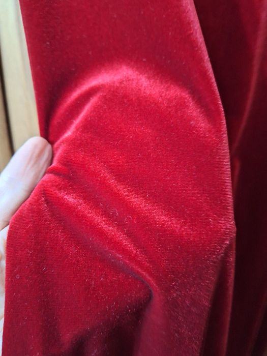 Rochie rosie din catifea cu accesoriu la gat Nr 38/40