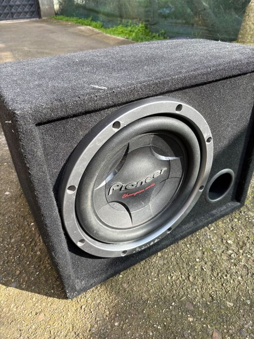 Бас Каса Pioneer Champion TS-W308D4 1200W с усилвател Pioneer 760W
