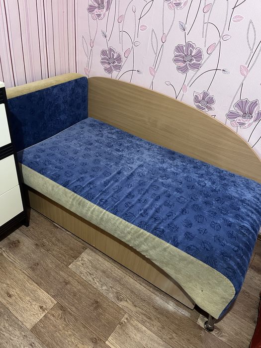 Диван кровать  и шкаф б/у