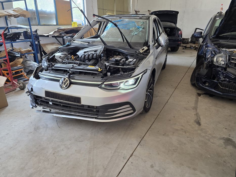 VW GOLF 8 1.5 eTSI 2021 НА ЧАСТИ