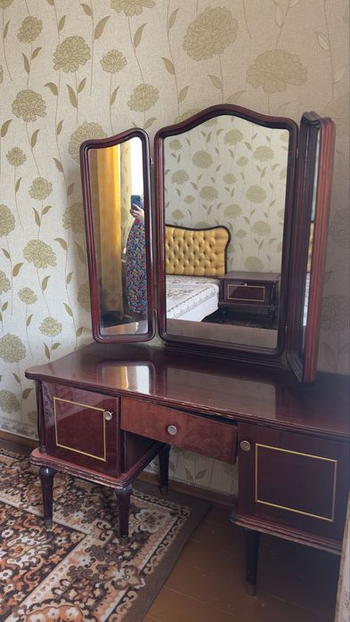 Продам камод  с зеркалом
