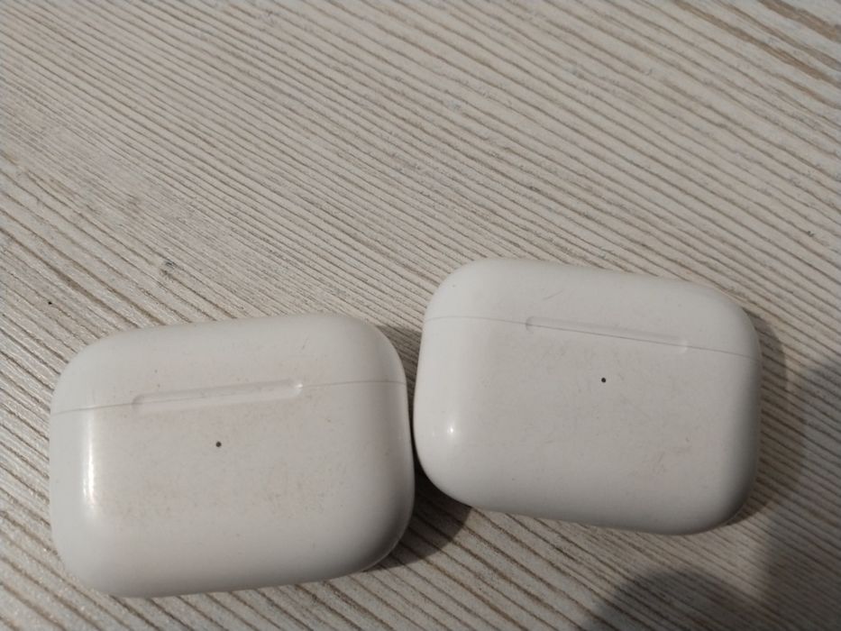 Продам работающие кейсы от airpods pro 1/2