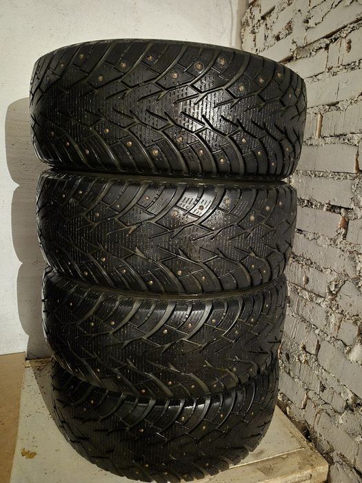 Продам 2 комплекта резины зима, лето.