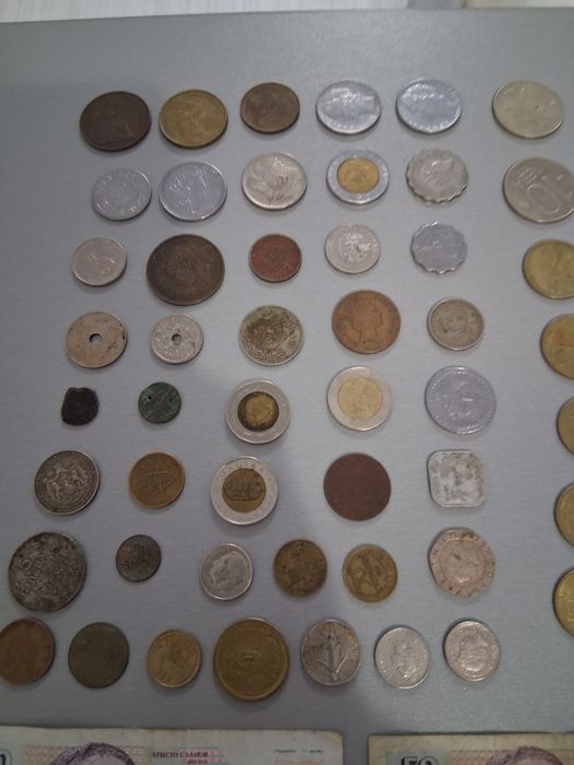 различни ретро пари от България и други държави