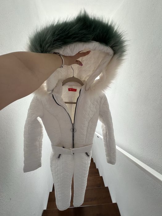 Salopetă schi/apres-ski albă Atmosphere S (36) cu blană alb-verde detașabilă potrivita XS