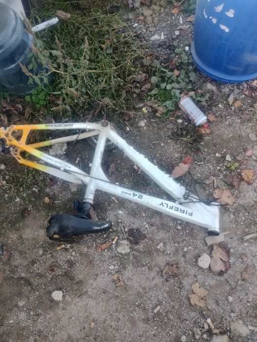 Продавам рамки на колела