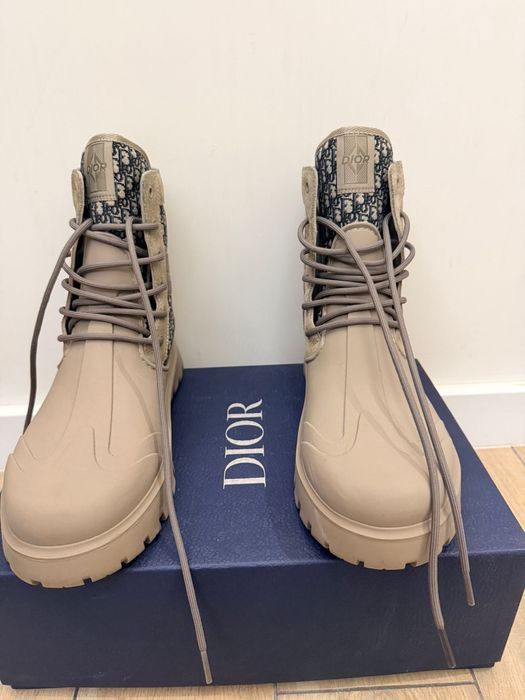 Оригинални унисекс боти Dior