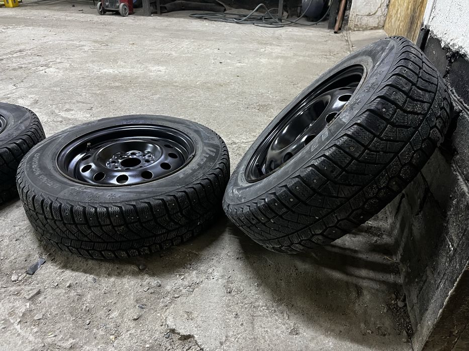 Продам Зимние колеса с дисками в комплекте