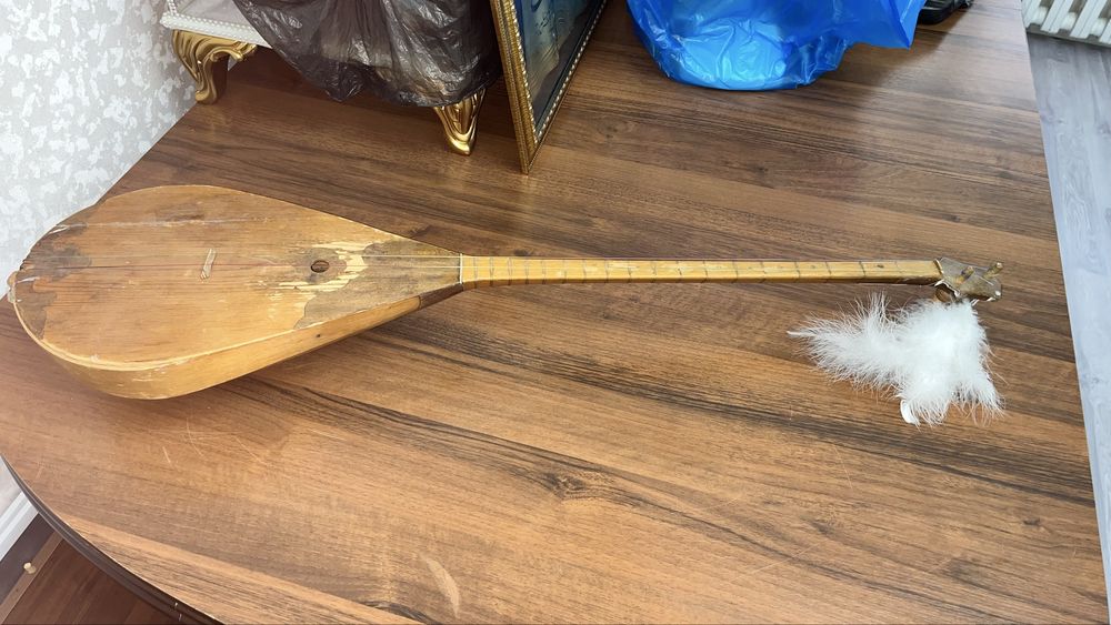 Домбыра музыкальный инструмент