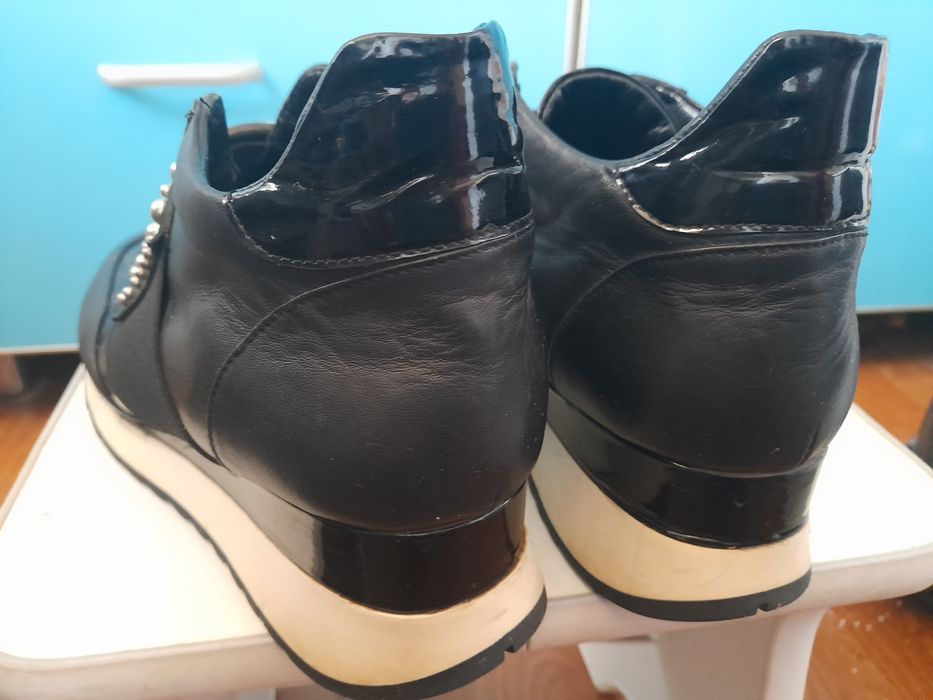 Продам кожаную обувь