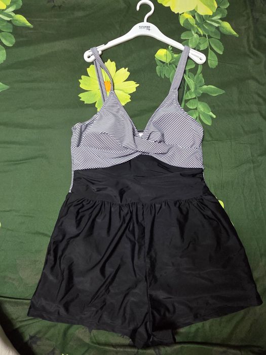 Продам новый купальник 46 размера