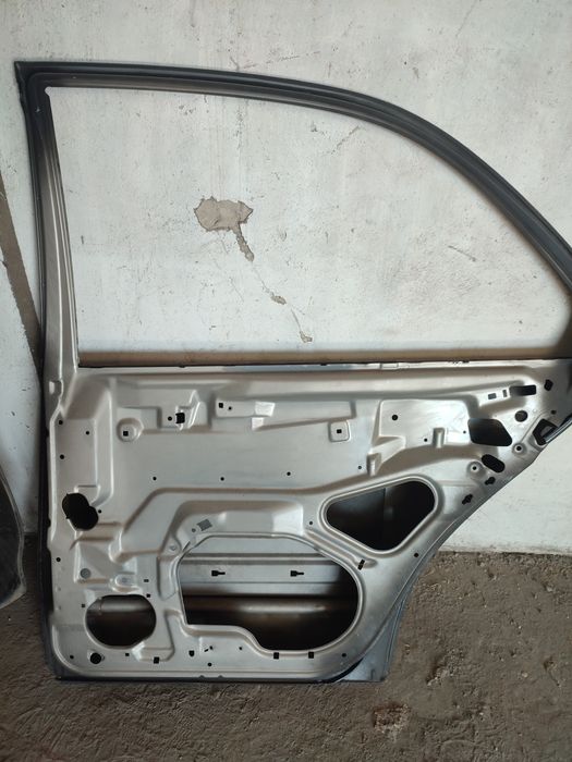 Двери Мерс w210 лупарь