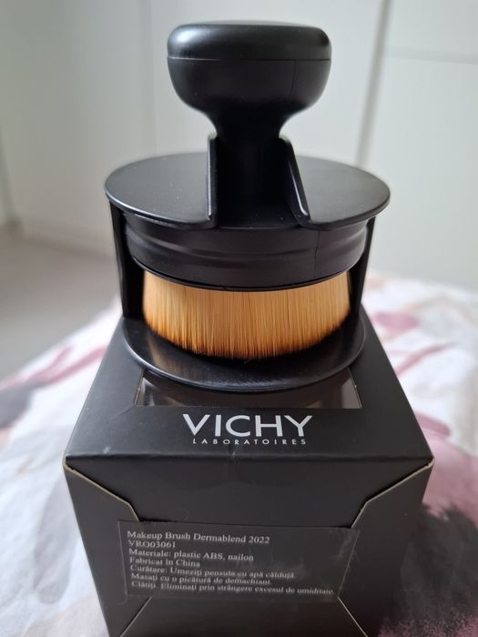Pensula fond de ten VICHY DERMABLEND