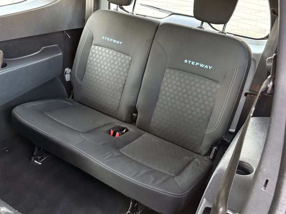 Dacia Lodgy  Stepway  7Locuri an 2017 / 1.2i 115CP Tce Navigatie
