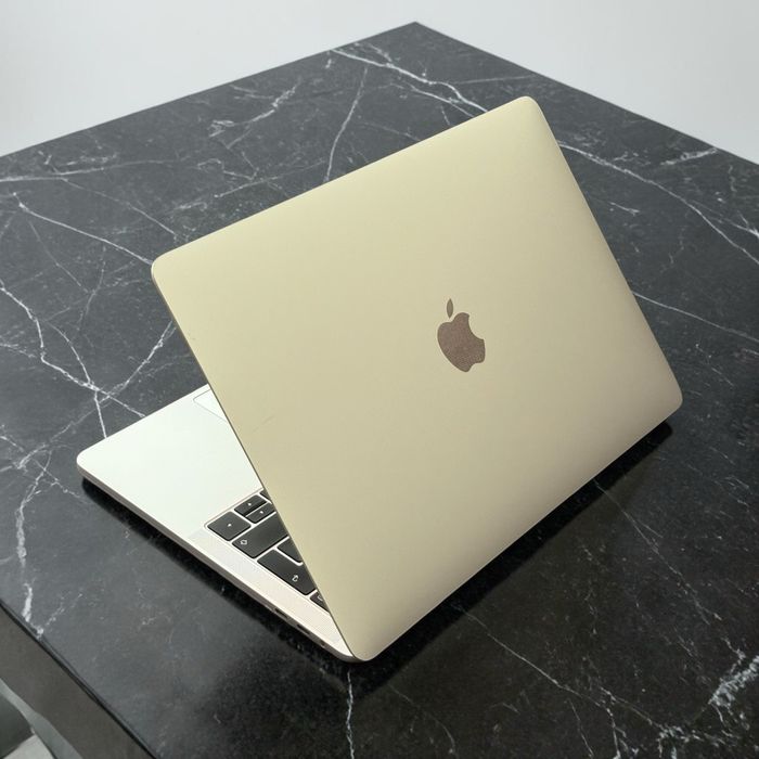 13.3’ Macbook Pro 13 2019/Core i7/16GB Ram/512GB SSD