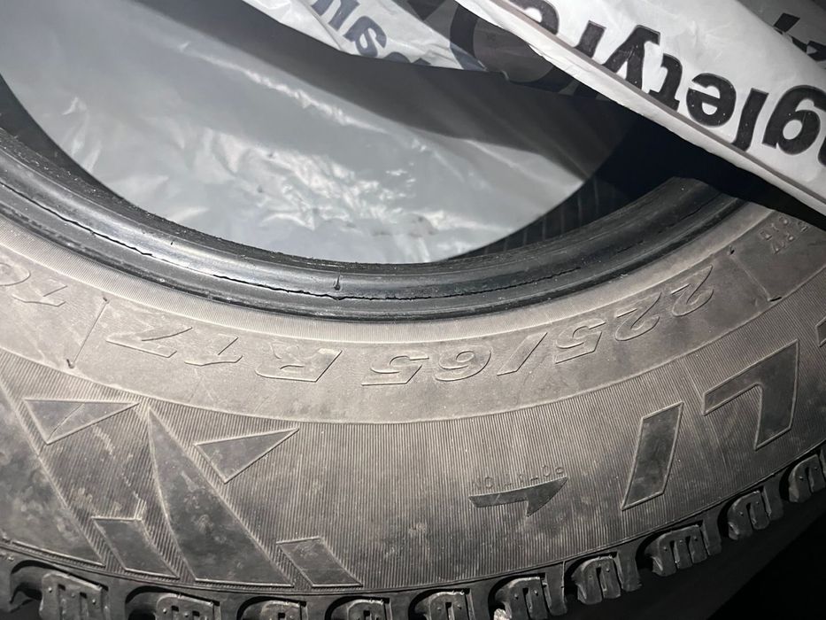 продам б/у шины 225/65/17