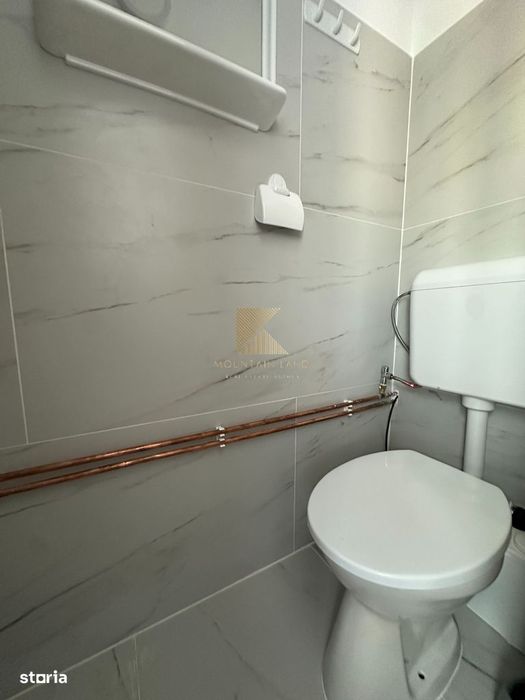 Camera cu baie, renovata complet, etaj 3,. Serii 2, prima inchiriere