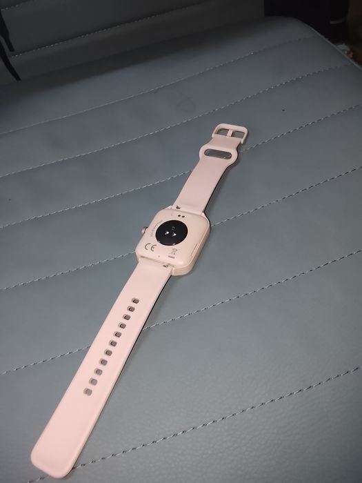 Vând smartwatch de dama
