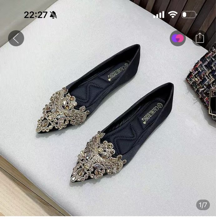 Продам новые туфельки балетки