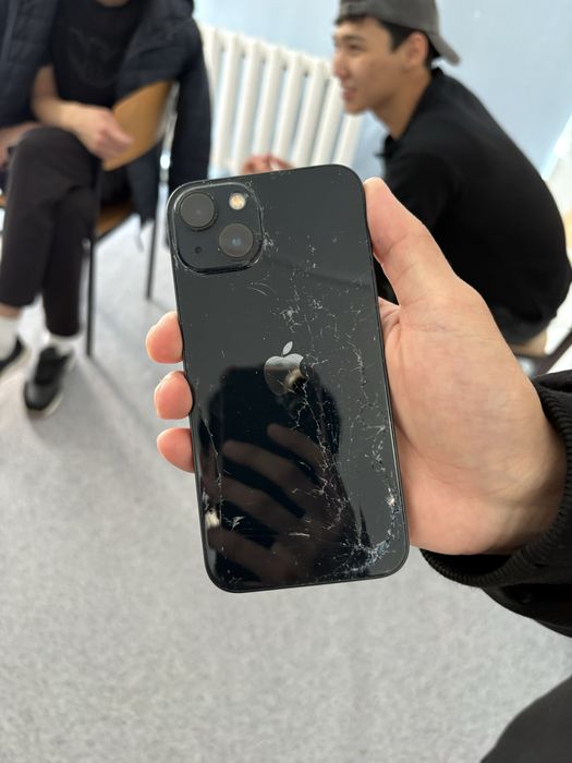 Iphone 13 128gb chorniy akumma 77%