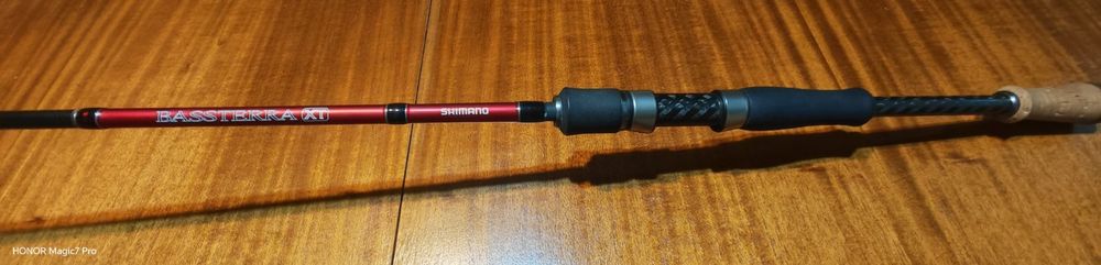 Спининг въдица-Shimano Bassterra