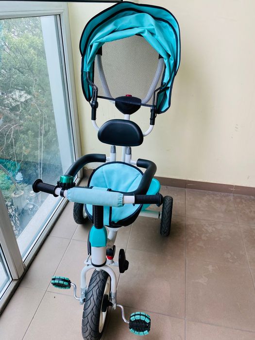 Триколка със сенник