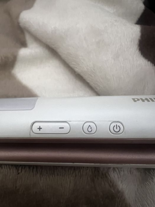 Преса Philips Moisture Protect Titanium