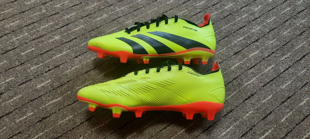 Vând Adidas Predator League în stare foarte bună