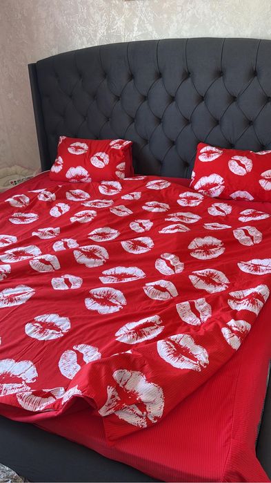 Продается дом одежда , пижамы постель, духи по хорошей цене