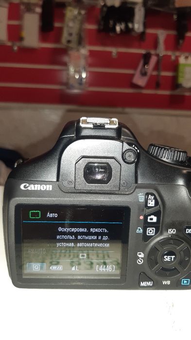 Canon Eos 1100d в хорошем состояний