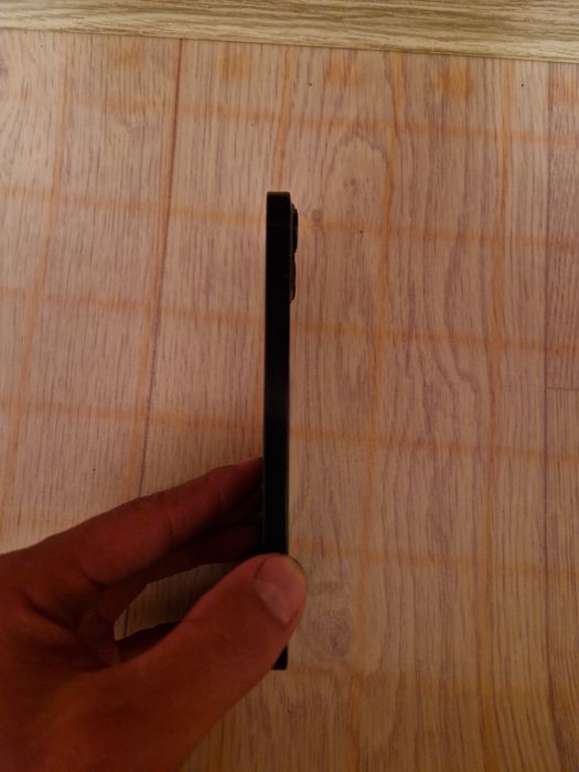 Телефон IPhone 13 срочна срочна