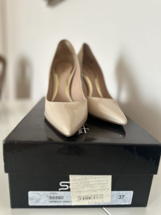 Женские лакированные туфли