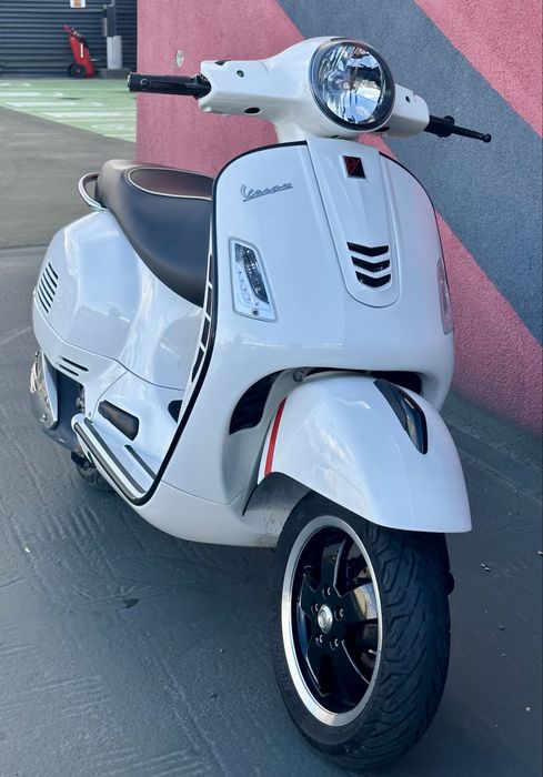 Piaggio Vespa GTS 300