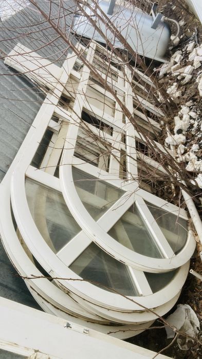 Пластиковая дверь. Окна