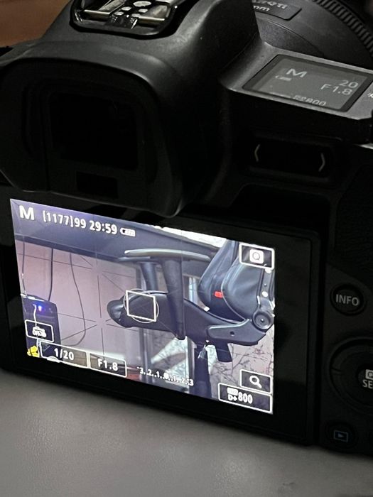 Pachet Canon EOS R + 3 obiective (50mm, 70–200mm, RF 16mm)