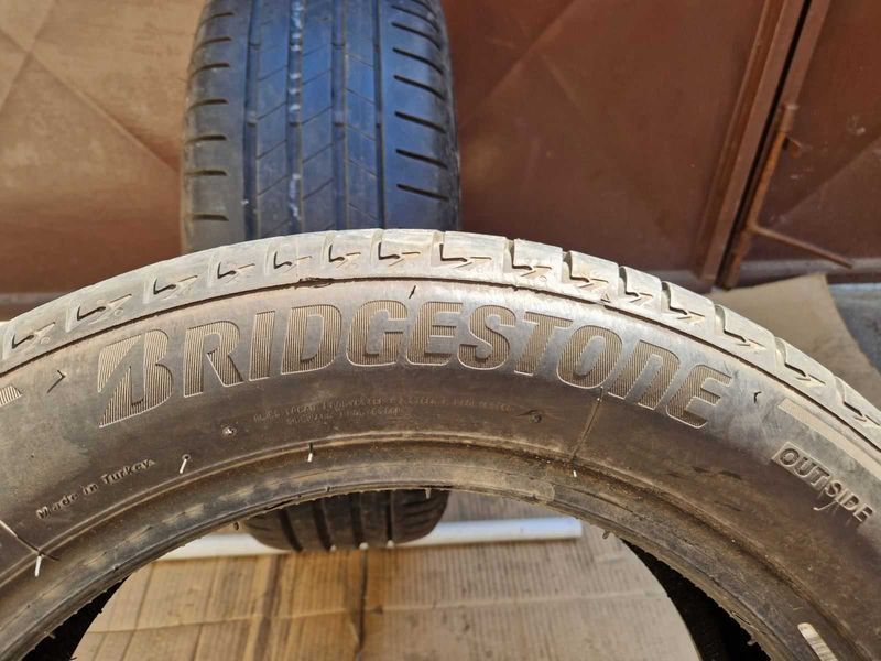 2 Bridgestone R16 195/55
летни гуми
DOT3722