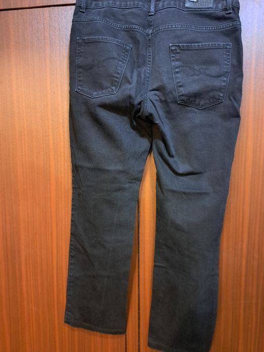 Продава мъжки дънки номер 32, 33