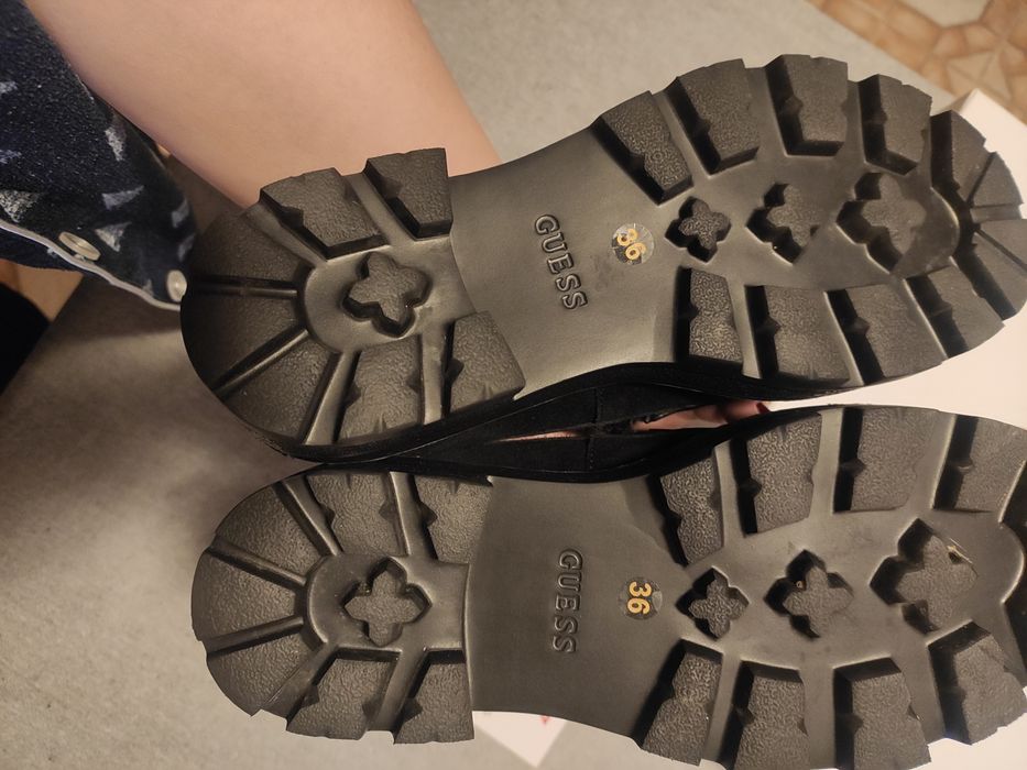 Mocasini piele întoarsă GUESS noi in cutia originală