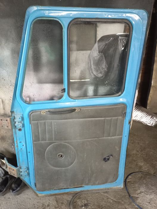 Дверь зил       .