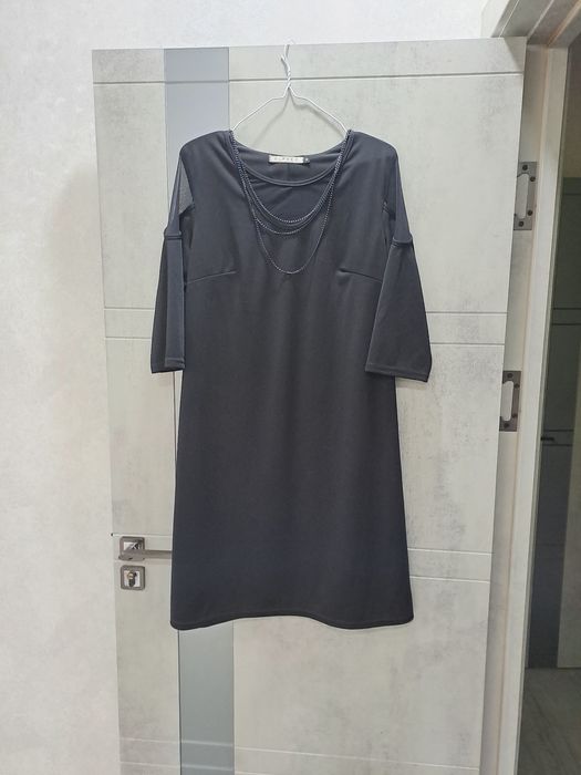 Продаю платья  б/у