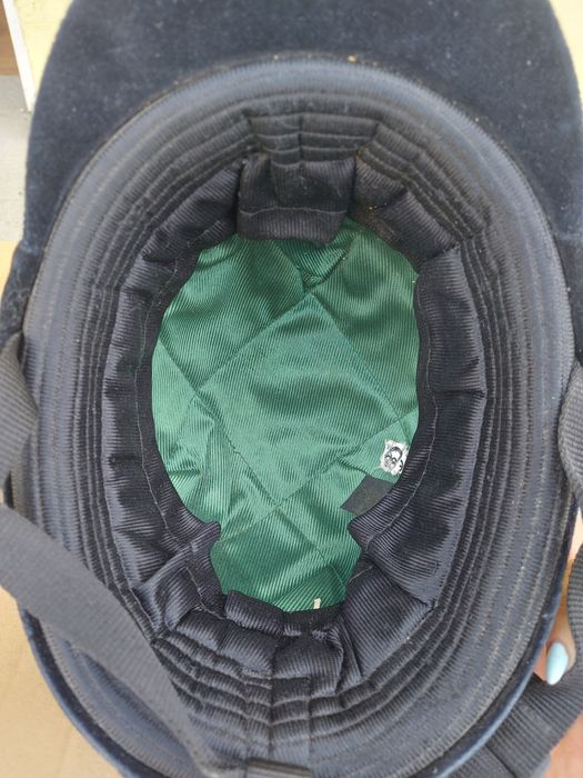 Детска Тока черно кадифе