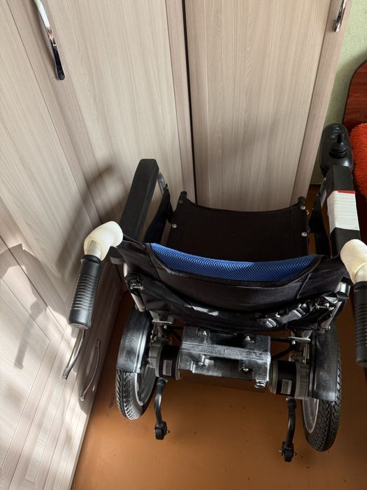 Продам инвалидное электрокресло